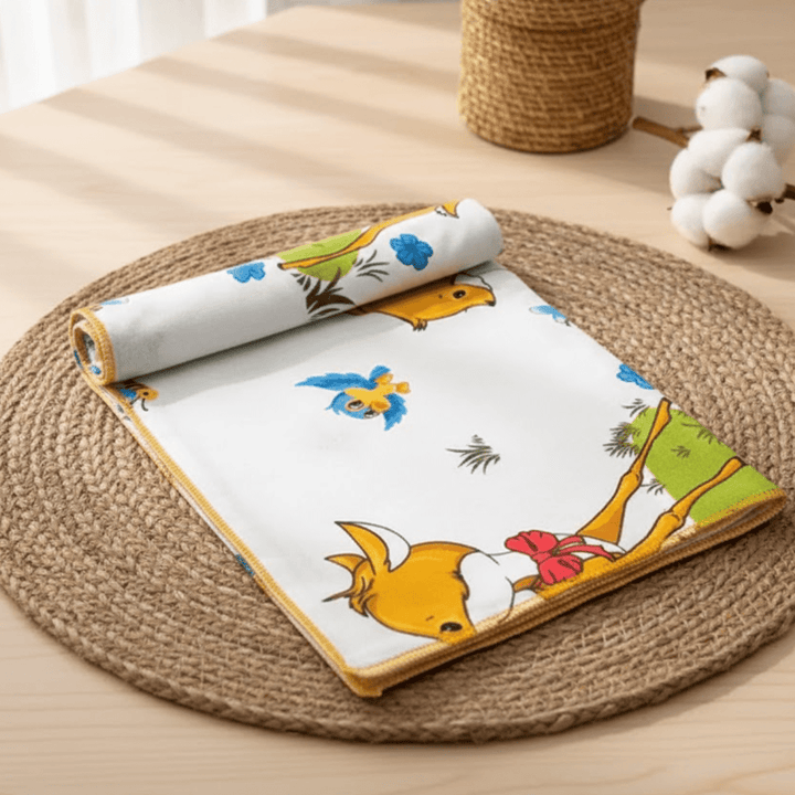 Rainy Scutec textil pentru bebeluși din finet 80x35 cm. Căprioare mari