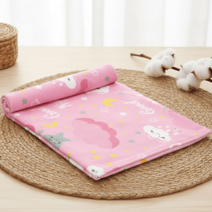 Rainy Scutec textil pentru bebeluși din finet 80x35 cm. Good night roz
