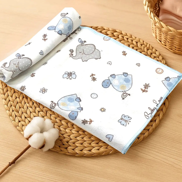 Rainy Scutec pentru bebeluși din finet 80x35 cm. Zebre și elefanți albaștri