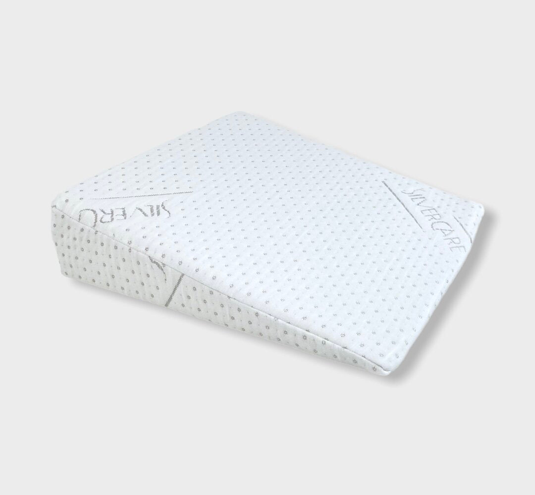 Rainy Pernă antireflux pentru bebeluși 60x39cm Silver (fire de argint)