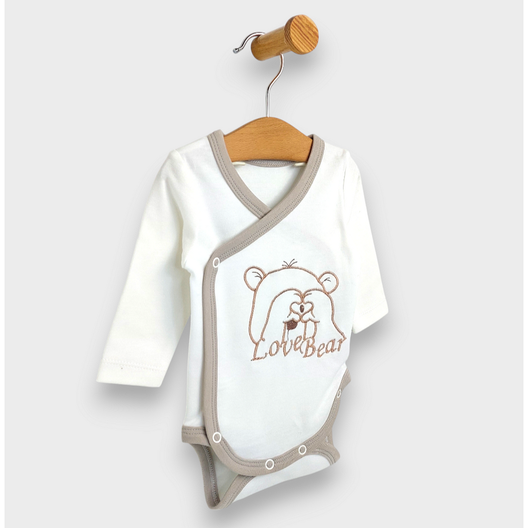 Rainy Set pentru ieșirea din maternitate 8 piese. Love Bear