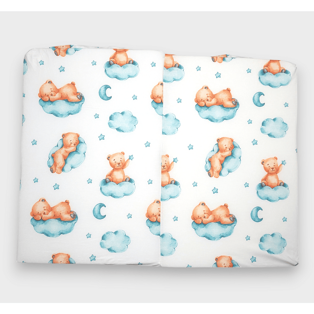 Saltea pliabilă pentru bebeluși Rainy 60x120 cm. Ursuleț pe nor, culoare rezeda