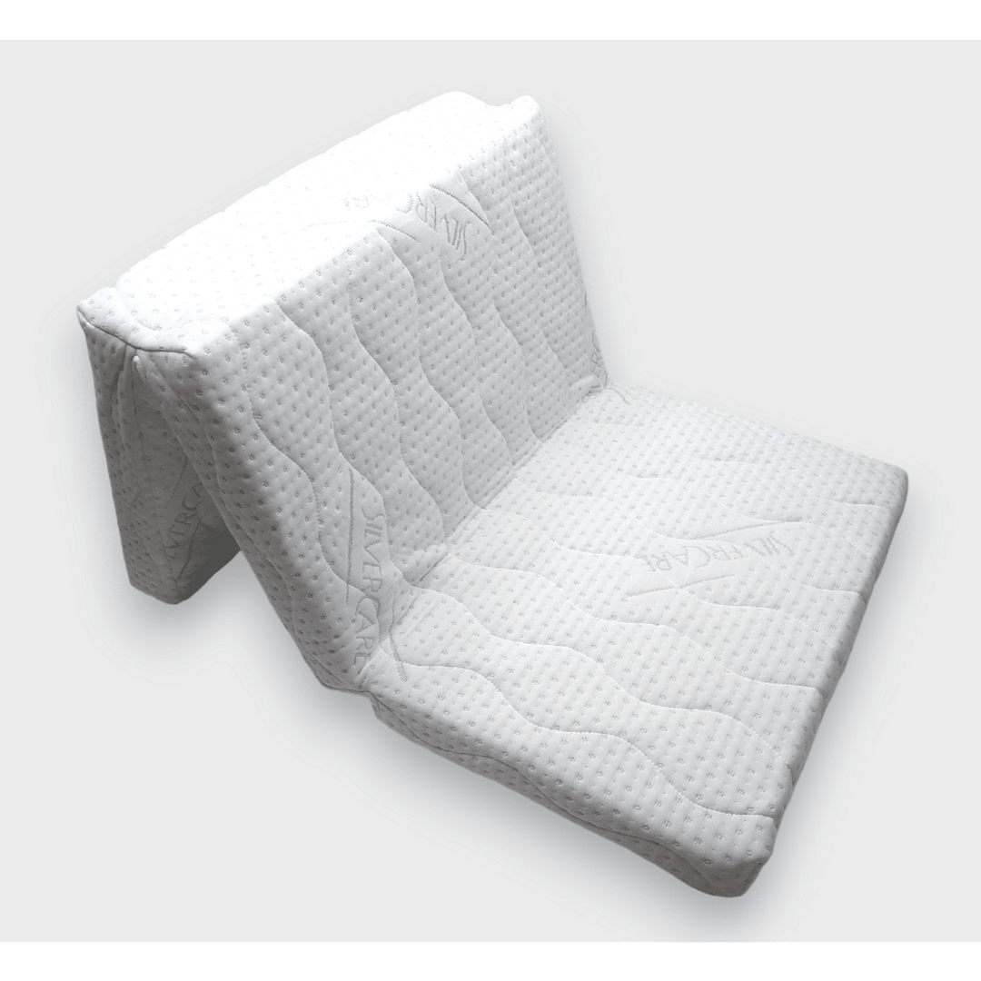 Saltea pliabilă pentru bebeluși Rainy 60x120 cm cu fire de argint