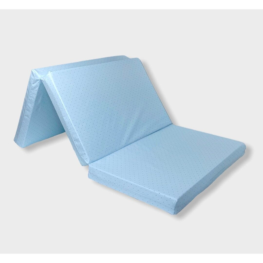 Saltea pliabilă pentru bebeluși Rainy 60x120 cm puncte albastre