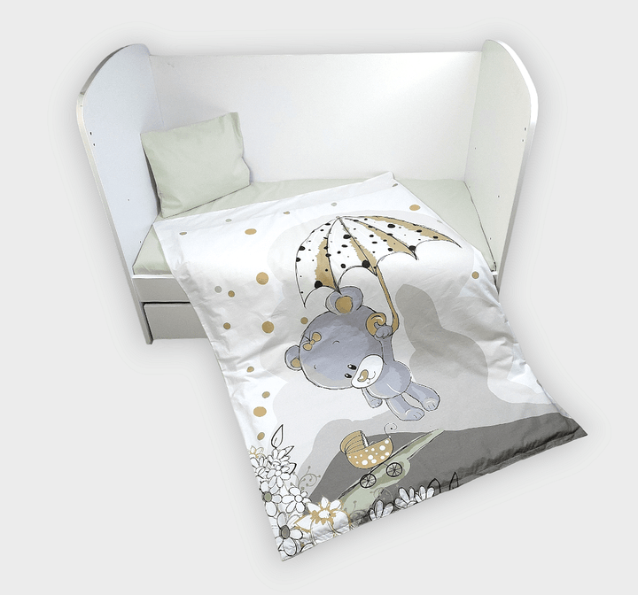 Set de lenjerie pentru pătuț Rainy, 3 piese, 60x120 cm. Ursuleț gri cu umbrelă