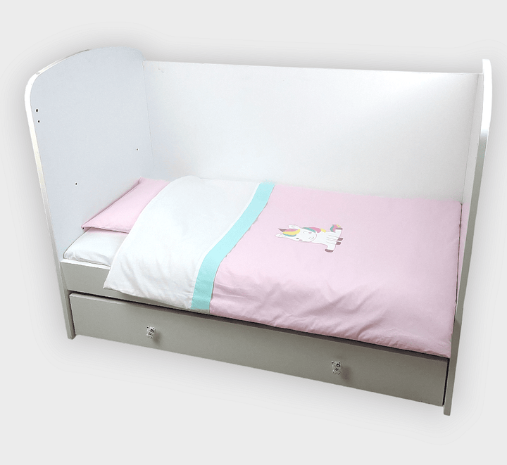 Rainy Set de lenjerie de pat pentru bebeluși 3 piese 65x110 cm. Unicorn