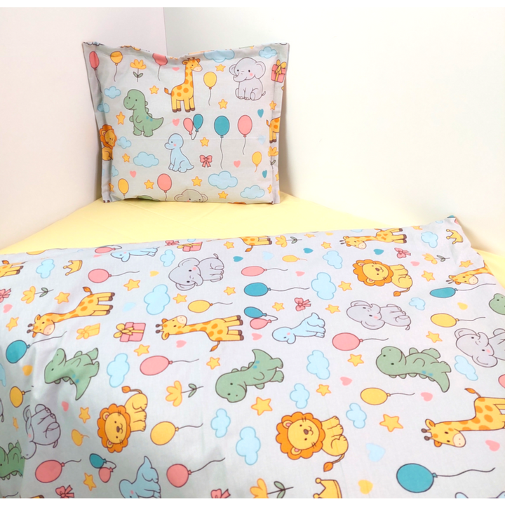 Rainy Set lenjerie de pat pentru bebeluși, 3 piese, 65x110 cm. Prieteni colorați gri