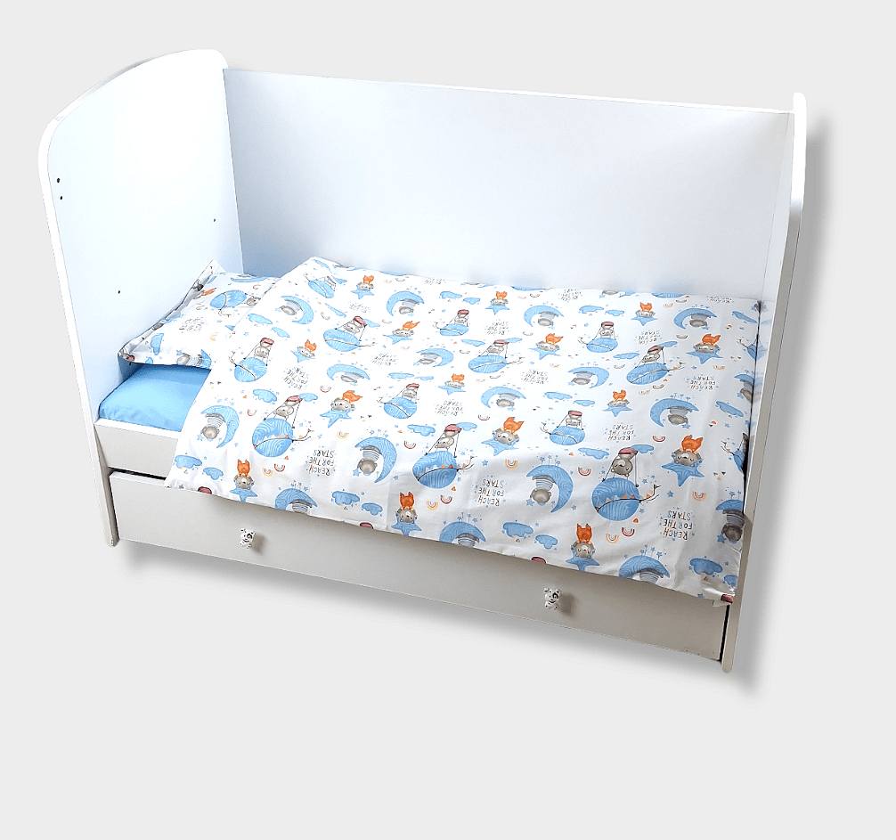 Set de lenjerie pentru pătuț Rainy, 3 piese, 70x140 cm, cu ursuleț pe lună, albastru