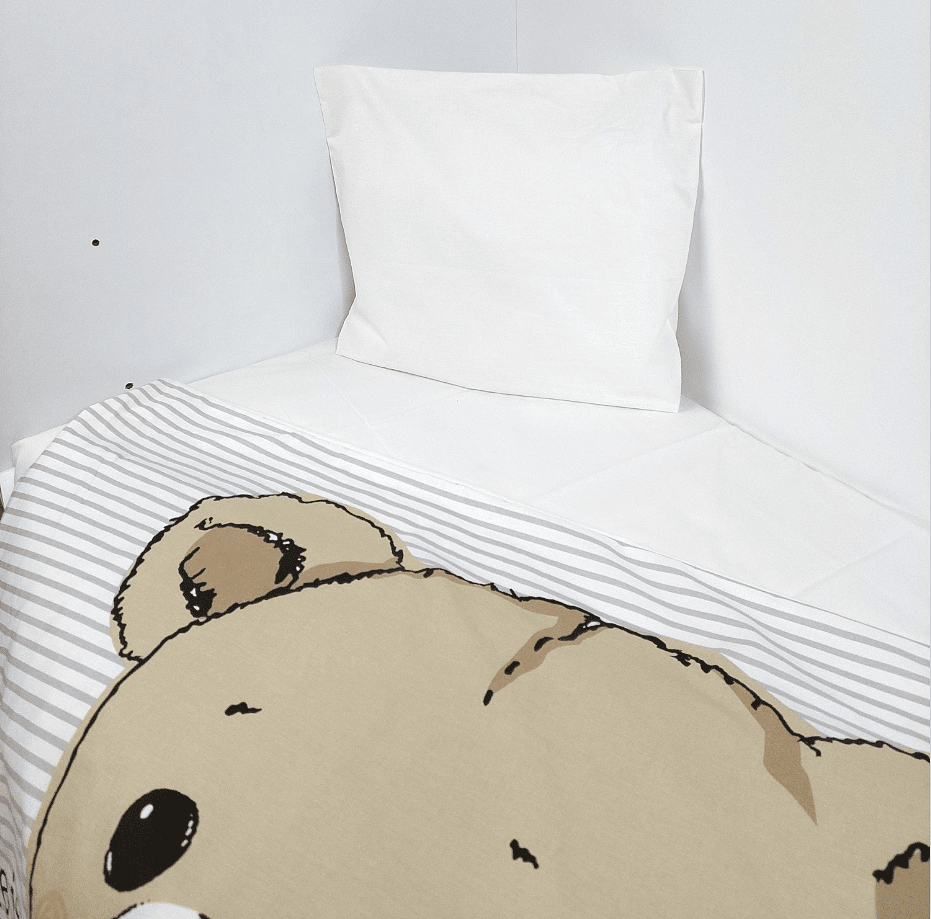 Rainy Set lenjerie de pat pentru bebeluși 3 piese 70x140 cm. Ursuleț cu papion