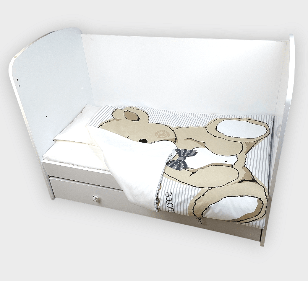 Rainy Set lenjerie de pat pentru bebeluși 3 piese 70x140 cm. Ursuleț cu papion