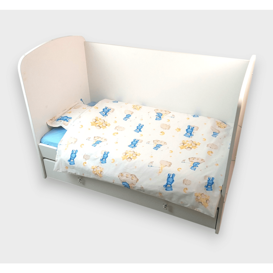 Set de lenjerie pentru pătuț Rainy, 3 piese, 70x140 cm. Ursuleț albastru pe un nor