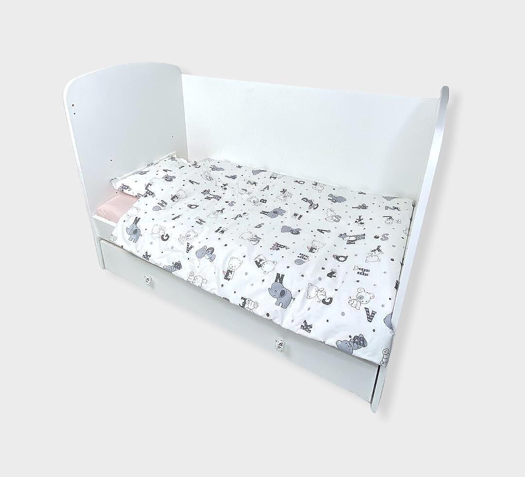 Set de lenjerie pentru pătuț Rainy, 3 piese, 60x120 cm, Ursuleț cu litere, gri