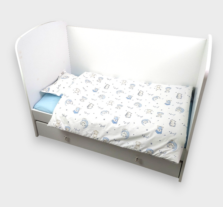 Rainy Set de lenjerie de pat pentru bebeluși 4 piese 70x140 cm. Lună albastră cu ursuleț