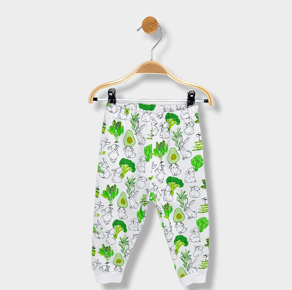 Pijamă pentru copii Rainy cu mâneci lungi, cu iepuraș și broccoli