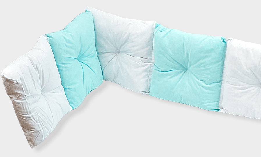 Rainy Protecție pentru pătuț 60x120 cm, tip pernuțe, alb/rezeda