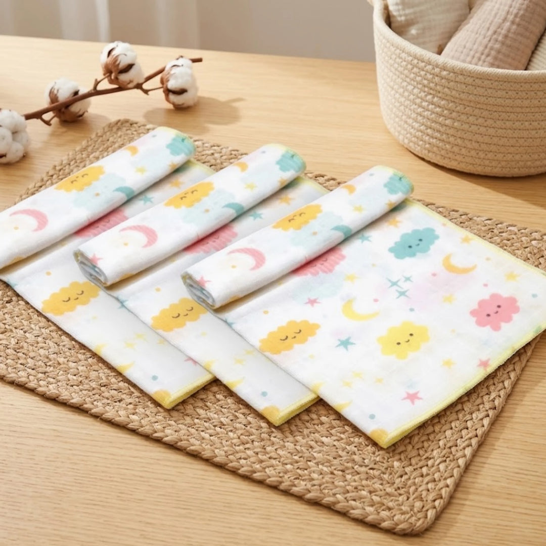 Set Rainy de 3 prosoape din muselină pentru bebeluși, 30 x 30 cm, cu norișori și steluțe roz