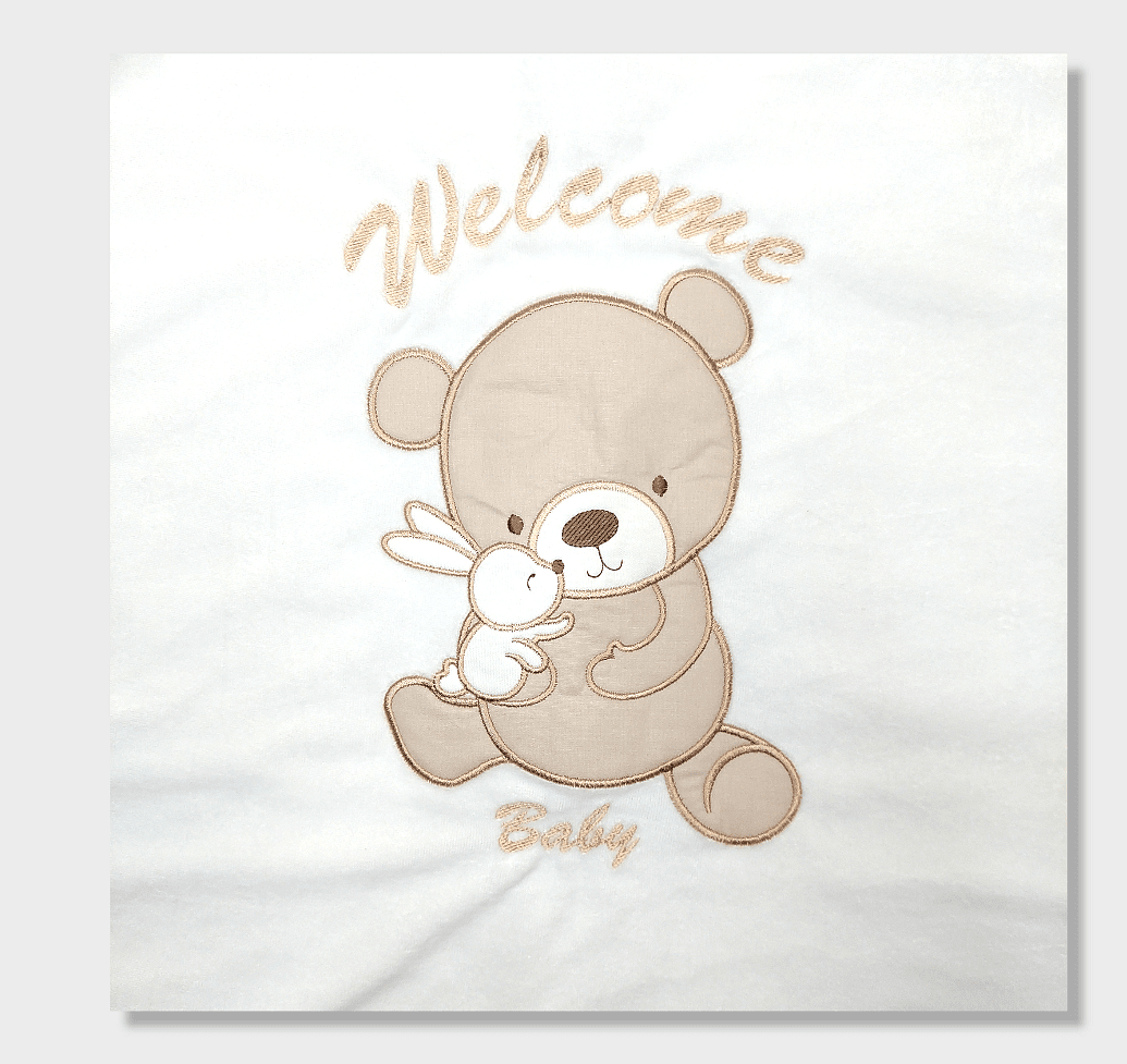 Rainy Scutec de iarnă pentru bebeluși cu fermoar 80x80 cm. Welcome Baby Bear and Rabbit alb